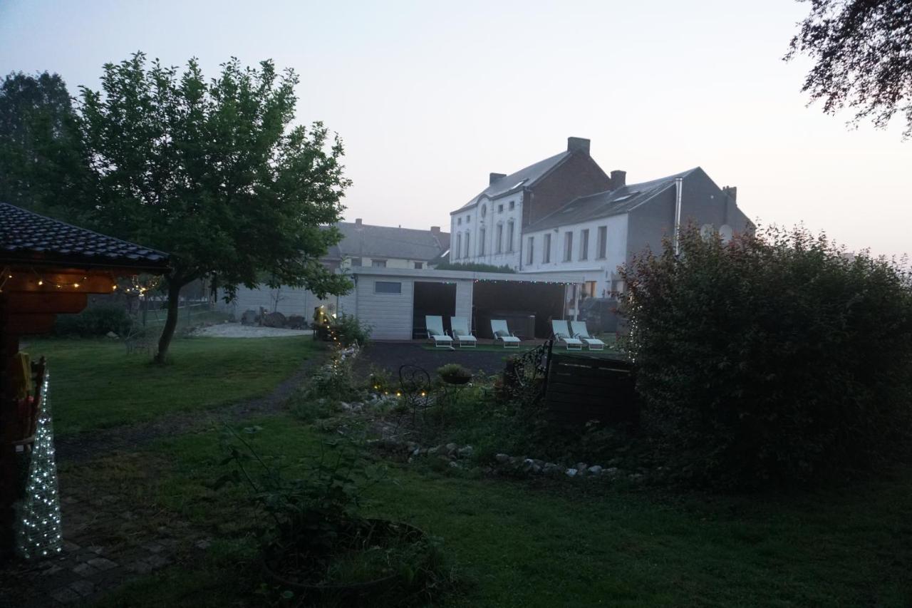 Le Chateau De Frankie Spas-Saunas Grand-Reng Bagian luar foto