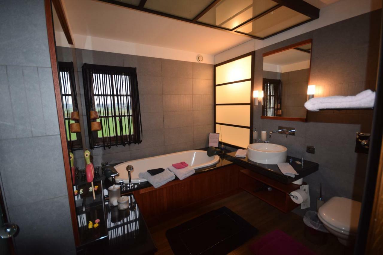 Le Chateau De Frankie Spas-Saunas Grand-Reng Bagian luar foto
