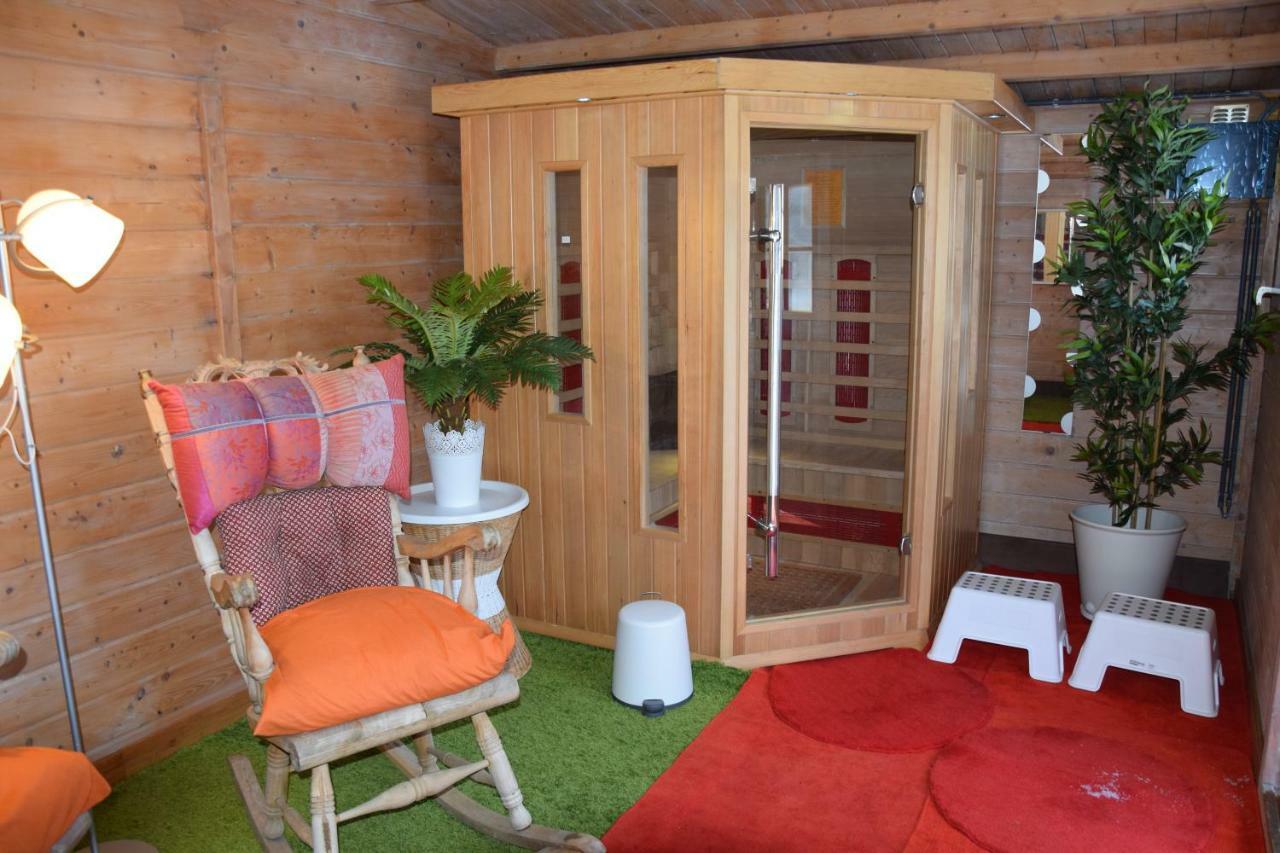 Le Chateau De Frankie Spas-Saunas Grand-Reng Bagian luar foto