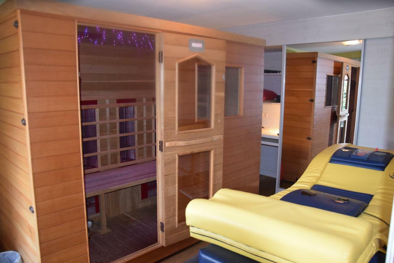 Le Chateau De Frankie Spas-Saunas Grand-Reng Bagian luar foto